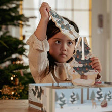 Load image into Gallery viewer, girl with Little Dutch Advent Calendar
