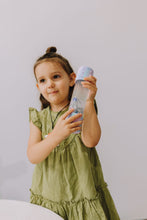 Load image into Gallery viewer, Girl playing with Calm Down Bottle - Unicorn
