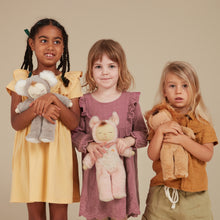 Load image into Gallery viewer, Girls playing with olli ella Cozy Dinkum Doll - Lion Pip
